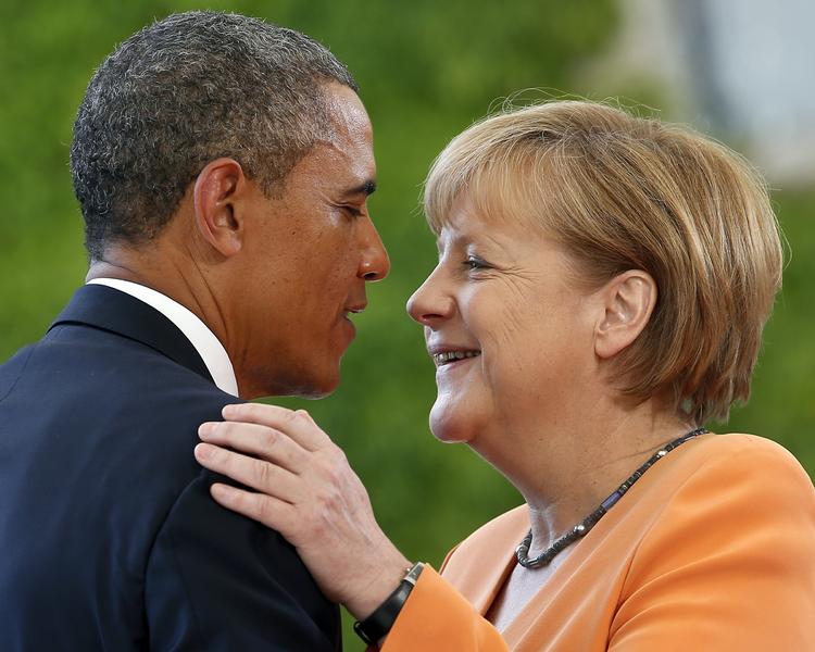 SNAGEN. Forholdet mellem Angela Merkel og Barack Obama har været varmt. Men hun bryder sig ikke om, at amerikanerne intensivt har udspioneret hendes telefonkommunikation og overvåget tyskerne så intenst som det tilsyneladende har været tilfældet. 