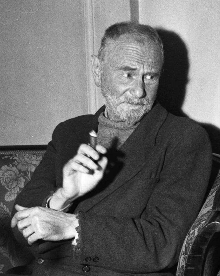Debut. Otto Gelsted var i eksil i Sverige under Anden Verdenskrig, hvor han skrev sin eneste roman. 