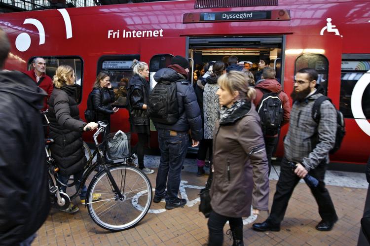 Togkø. Stor travlhed på Hovedbanegården i København. Mange tog er forsinkede eller aflyste pga. stormen. 