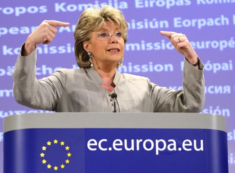 VRED. »Venner og partnere udspionerer ikke hinanden«, mener EU's justitskommissær Viviane Reding. 