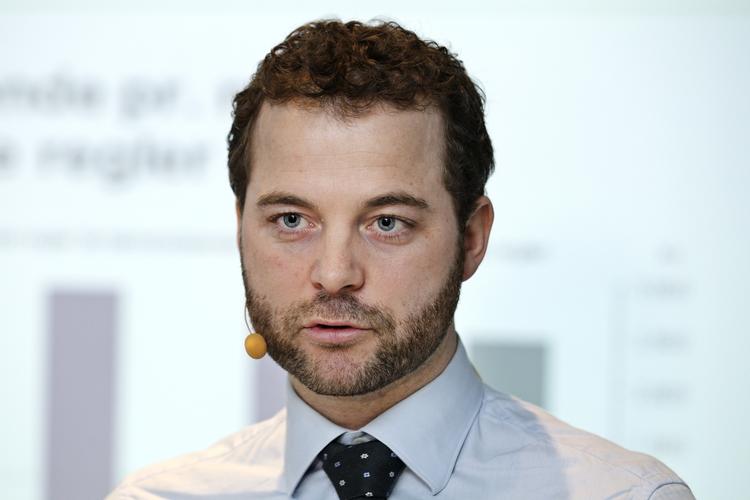 chat. Morten Østergaard udpegede i går et såkaldt 360 graders ekspertudvalg. »Udvalget er ikke et forsøg på at lægge diskussionen om kvalitet død. Den diskussion fortsætter. Jeg vil gerne høre, hvad studerende og ansatte oplever som godt eller skidt på uddannelserne uden for de sammenhænge, hvor jeg møder uddannelsernes ledere«, siger Morten Østergaard. 
