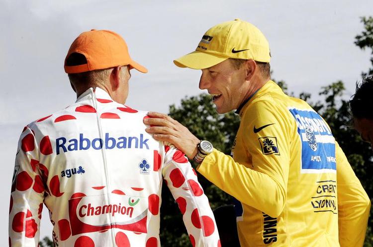 indforstået. Lance Armstrong (th) spurgte i 2005 Michael Rasmussen (tv): »Nå, hvad fik du at spise i forgårs?«. »Sikkert det samme som dig«, lød svaret. 