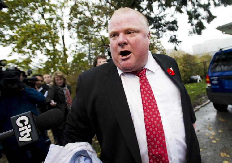 Crack. Borgmester i Toronto, Rob Ford, blev i dag belejret af fotografer og journalister, som ville have en kommentar fra borgmesteren på anklagerne om hans misbrug af hård narkotika. 