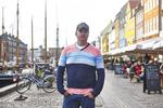 Skægboom. Justin Coghlan, der er medstifter af Movember, viser sit tidligere overskæg frem i Nyhavn. Fra i dag skal han gro et nyt. 