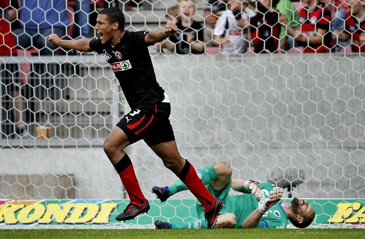 forlænget. FC Midtjyllands Kolja Afriyie jubler over en scoring mod FCK. 