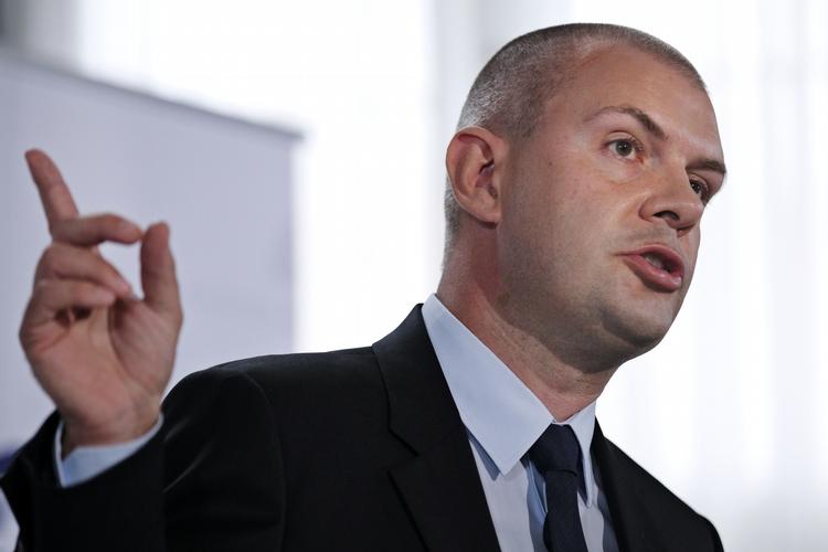 Kædeansvar. Finansminister Bjarne Corydon vækker forundring i sit eget parti efter udtalelse om kædeansvar. 