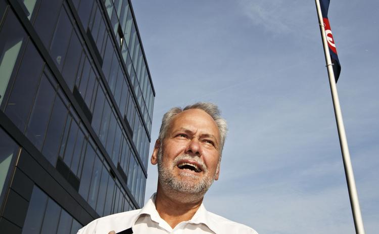 aggressiv. Kommunerne er blevet en langt mere aggressiv arbejdsgiver, mener FOA's formand, Dennis Kristensen, og henviser til lockouten af lærerne i foråret. 