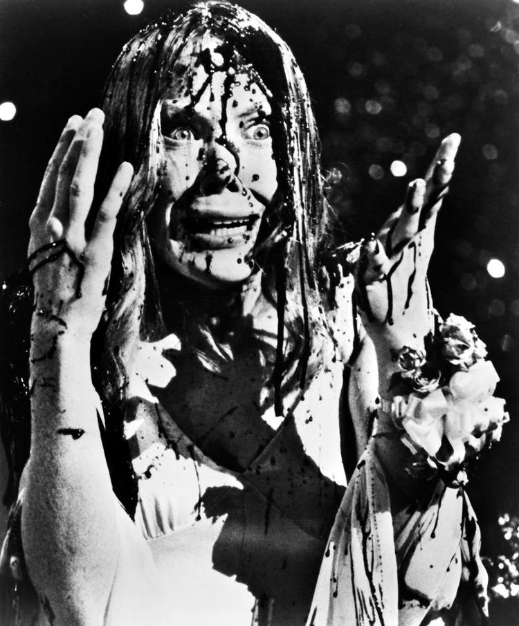 blodhævn. Sissy Spacek brød igennem som stjerne og blev nomineret til en Oscar for sin rolle som den ydmygede prom queen Carrie i filmen fra 1976. Foto: The Granger Collection 