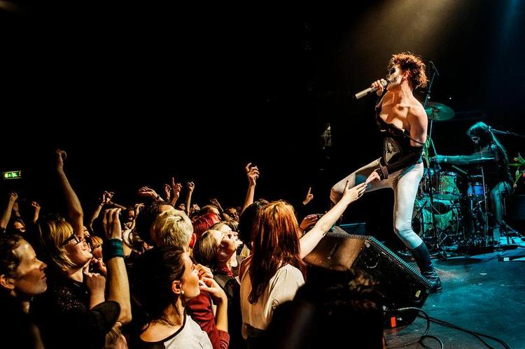 Creep. Amanda Palmer prikkede hul på minderne med spændende coverversioner af Radiohead og Nirvana. 