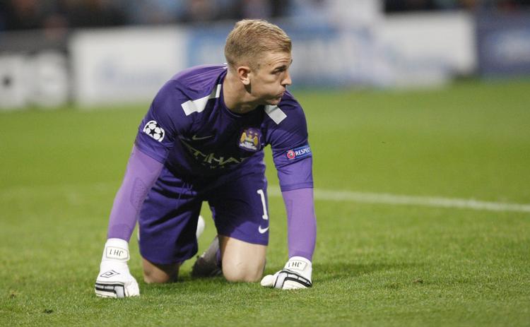 støtte. Manchester City-målmand Joe Hart har ikke set så stabil ud som tidligere og må lægge ryg til en del kritik i de engelske medier. 