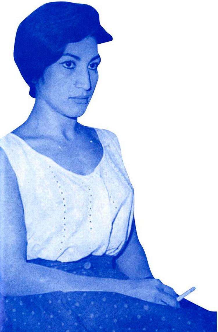 Stemmen. Forugh Farrokhzad omkom i en trafikulykke som 32-årig. Nu er kun stemmen tilbage. Men den er til gengæld stor, også på dansk, skriver Lilian Munk Rösing. 