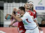 TOPSCORER. Med sine seks mål blev Mikkel Hansen (i baggrunden) dansk topscorer mod Norge. 