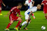 skadet. Den hollandske landsholdsprofil, Wesley Sneijder (th), bliver ikke klar til opgøret mod FC København i Parken. 