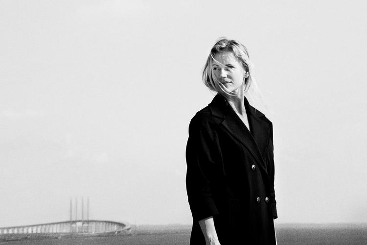 Gåde. Saga Norén, fra den svensk-danske tv-serie 'Broen', bliver spillet af skuespiller Sofia Helin. 