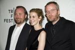 Familieportræt. Tom Berninger (yderst til venstre) ses her med sin berømte rockstjernebror Matt og sidstnævntes kone Carin Besser i forbindelse med Tribeca Film Festival tidligere på året. 
