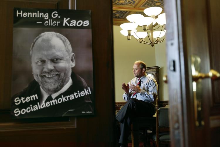 Berejst. Henning G. Jensen forklarer, at rejsen med hustruen til Californien var godkendt af magistraten. 