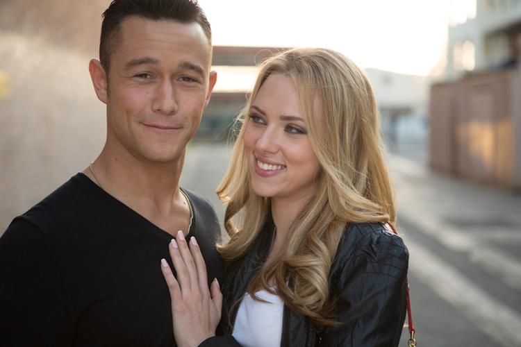 Foto. Joseph Gordon-Levitt og Scarlett Johansson i 'Don Jon'. UIP. 