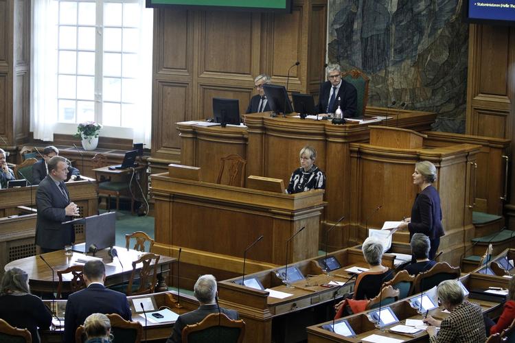 Spørgetimen. Oppositionen var alt andet end tilfreds med statsministeren under dagens spørgetime i folketingssalen. 