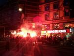 Foldbold: Tyrkiske fans af Galatasaray varmer op med romerlys på Rådhuspladsen før kampen mod FCK. 