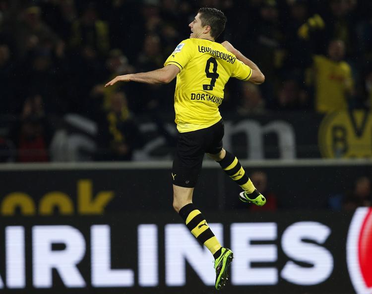 hattrick. Robert Lewandowski jubler over en af sine tre scoringer mod Stuttgart. 