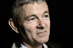 Syrienchef. Dansk Flygtningehjælp landechef for Syrien, Kim S. Petersen, fortæller, at den humanitære situation i Syrien er forfærdelig. Den største udfordring for de flere millioner flygtninge lige nu, der ikke har noget sted at bo, er vinteren. 