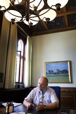 Borgmestereffekt. Henning G. Jensen stopper som borgmester efter valget, og trods rejsesag, så er han en populær mand i Aalborg, vurderer samfundsforsker Johannes Andersen fra Aalborg Universitet. 