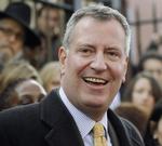 Borgmester. 52-årige Bill de Blasio, nyvalgt borgmester i New York,er en del af en atypisk familie. Han er hvid og gift med en sort kvinde, der inden ægteskabet havde et forhold til en kvinde. 