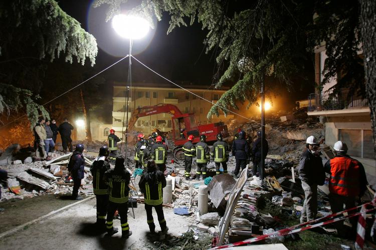 Fejl. Sådan så der ud i byen L'Aquila i 2009. Det var ikke jordskælveksperternes skyld, men det var alle dødsfaldene som følge af skælvet, har en domstol besluttet i dag. 
