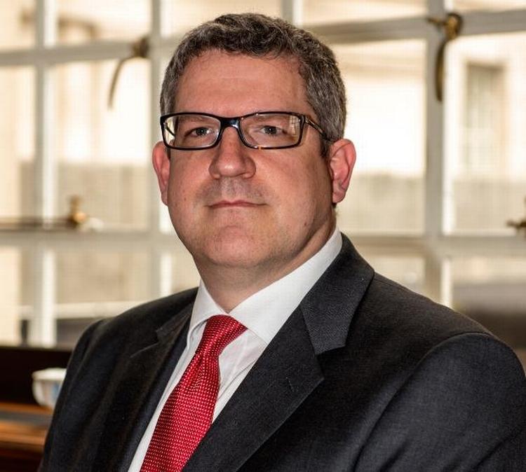 Overvågning. Leder af MI5 Andrew Parker skal i dag - sammen med to andre britiske efterretningstjenester - redegøre for tjenestens arbejde foran det britiske parlament. 