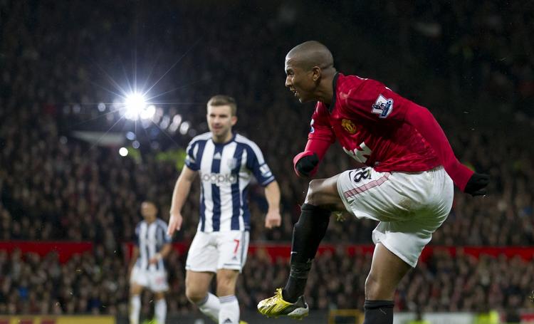 skuespiller. 28-årige Ashley Young er kommet i modvind blandt egne fans efter flere tilfælde af film. 