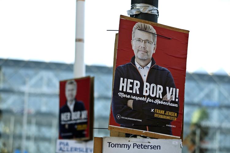 slogan. Her bor vi. Ja, det gør vi da. Og så? Hvad er det, Frank Jensen vil sige? spørger Mette Højbjerg. 