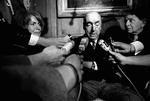 Stjernedigter. Pablo Neruda taler her med journalister i 1971, da han modtog nobelprisen i litteratur. 