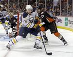 redninger. Den danske målmand, Frederik Andersen, har snuppet chancen for spilletid og leveret en flot indsats i Anaheim-målet de seneste kampe. 