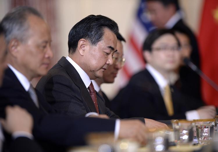 FORHANDLINGER. Kinas udenrigsminister Wang Yi slutter sig inden længe til forhandlingerne om Irans atomprogram i Geneve. 