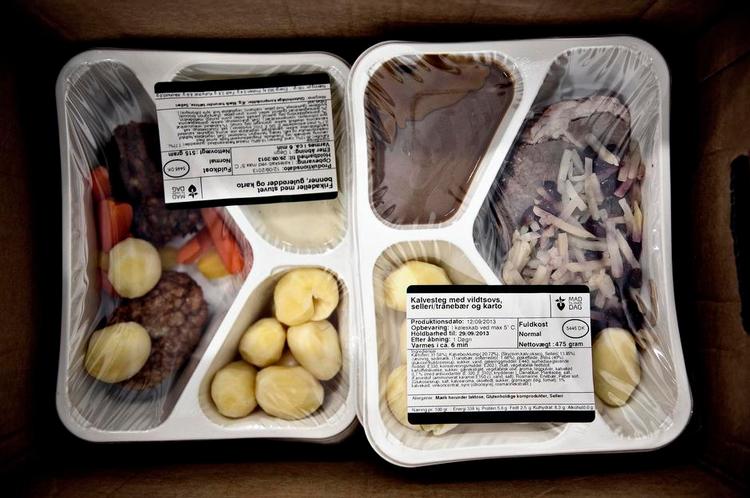 langtidsholdbar. 49 kroner betaler de ældre i fire nordsjællandske kommuner for et måltid som dette, der kan holde sig 17 dage i køleskabet. Det er det fælleskommunale firma Mad til Hver Dag I/S i Hillerød, der producerer måltiderne. 