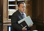 Bekymrende. Uklarheden om Lars Løkkes advokats rolle som landskasserer kommer efter flere ugers kritik i sagen om Venstre-formandens rejseudgifter for GGGI. 