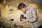 Magtkamp. En sommelier er drevet af passion for vin, men i 'Somm' er det magtens sødme, der river i næsen. 