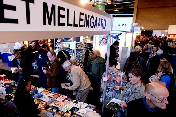 leben. Der er travlhed omkring forlaget Mellemgaards stand på BogForum. På Mellemgaard er forfatterne oftest selv med til at financiere udgivelsen af deres bøger. 