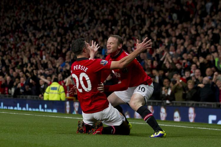 Drømmeduo. Wayne Rooney og Robin van Persie var oplægger og målscorer i Uniteds 1-0-sejr. 