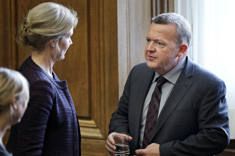 Kritiseret. »Det har været noget rod«, lyder Venstres egen vurdering af situationen efter flere uger med megen kritik af V-formand Lars Løkke Rasmussen. 