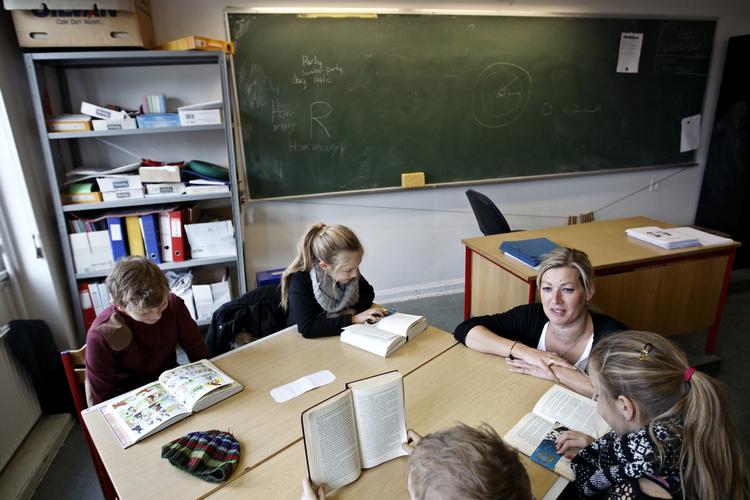 folkeskolen. Mange lærere taler for tiden om de mange lederstillinger, der slås op i fagblade og på nettet. Fremtiden ser nemlig knap så lys ud, hvis man bare er en lærer, der brænder for at undervise og være sammen med børnene, skriver Jan Andreasen. 
