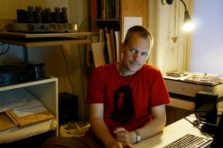 Morten Brohammer har længe handlet på dba.dk, men da han ville købe en iPhone til sin søn, stødte han på en af de mange svindlere, der huserer på hjemmesiden. 