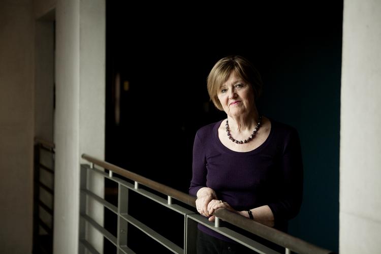 Kvinfo. Elisabeth Møller Jensen har siden 1990 været direktør på Kvinfo, dokumentations- og kulturcenteret, der blev grundlagt i 1970’erne. 
