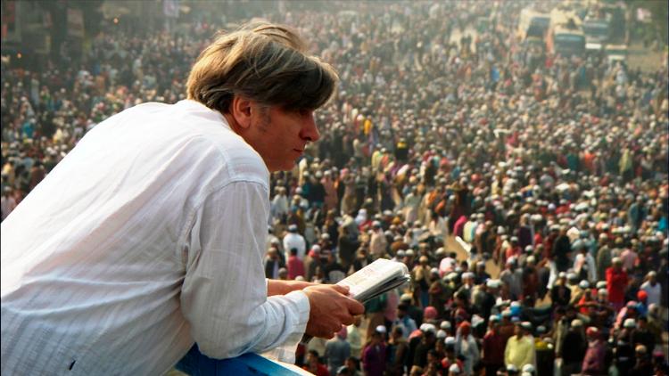 Oplevet. Instruktøren Werner Boote drog blandt andet til Dhaka i Bangladesh for selv at opleve, hvordan det er at leve i et af verdens  tætpakkede områder. 