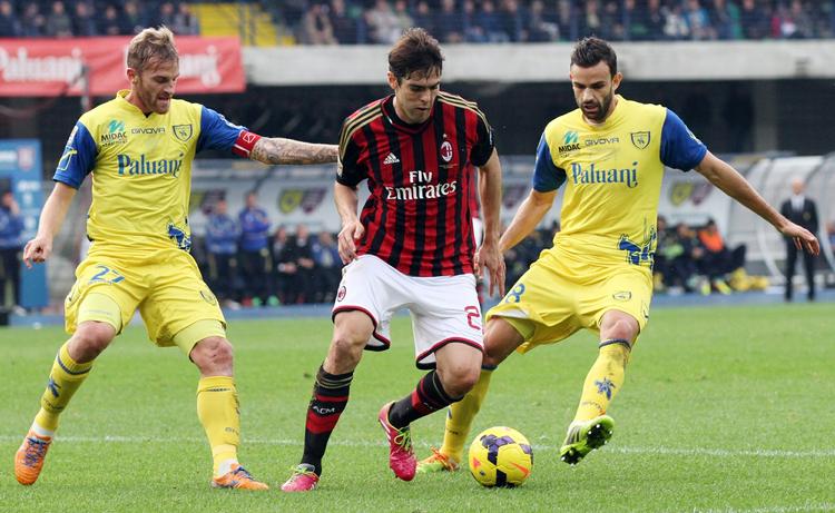 fyring. Chievo fik uafgjort 0-0 mod mægtige AC Milan i weekenden, men det var ikke nok til at redde træneren. 