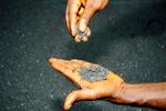 Jernboom. London Minings Marampa-mine i Sierra Leone ahr øget produktionen kraftigtog ventes i år at nå mere end 3,6 millioner ton malm.  Lokale aktivister sige, atdet sker på bekostning af civilbefolkningen. 