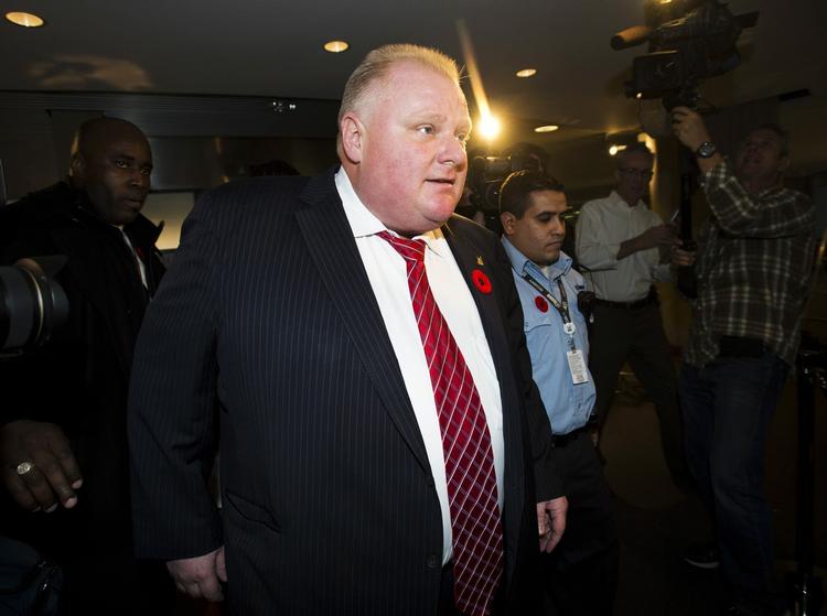 Indrømmelse. Torontos borgmester, Rob Ford, erkendte i dag på et byrådsmøde, at han har købt narkotika inden for de seneste to år. Men han vil ikke forlade sin post. 