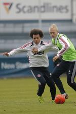 fravalgt. Martin Braitwaite er ikke med i fredagens venskabskamp mod Norge. Her ses han til træning med landsholdskollegaven Simon Kjær tidligere på året. 