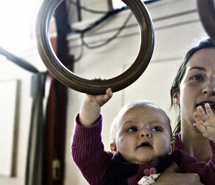 Cirkusmotion. På cirkusmuseet i Hvidovre kan nybagte mødre gå til Powercirkus og få motion. 