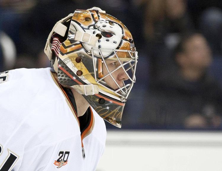 Plankeværk. Frederik Andersen har været storspillende i sin første sæson: 6 af 7 kampe er vundet - og der scores i gennemsnit blot 1,66 mål mod ham per kamp. 